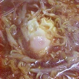 マルちゃん正麺　モヤシの巣篭もり卵醤油ラーメン